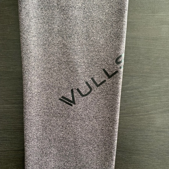 Vull Sport Tri-Tone Leggings - Picture 6 of 9